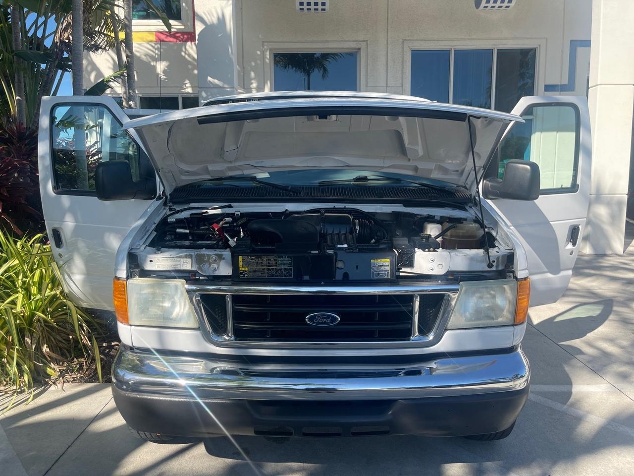 2006 Ford Econoline Wagon XLT LOW MILES 76,470 E350 15 PASS Pompano Beach FL