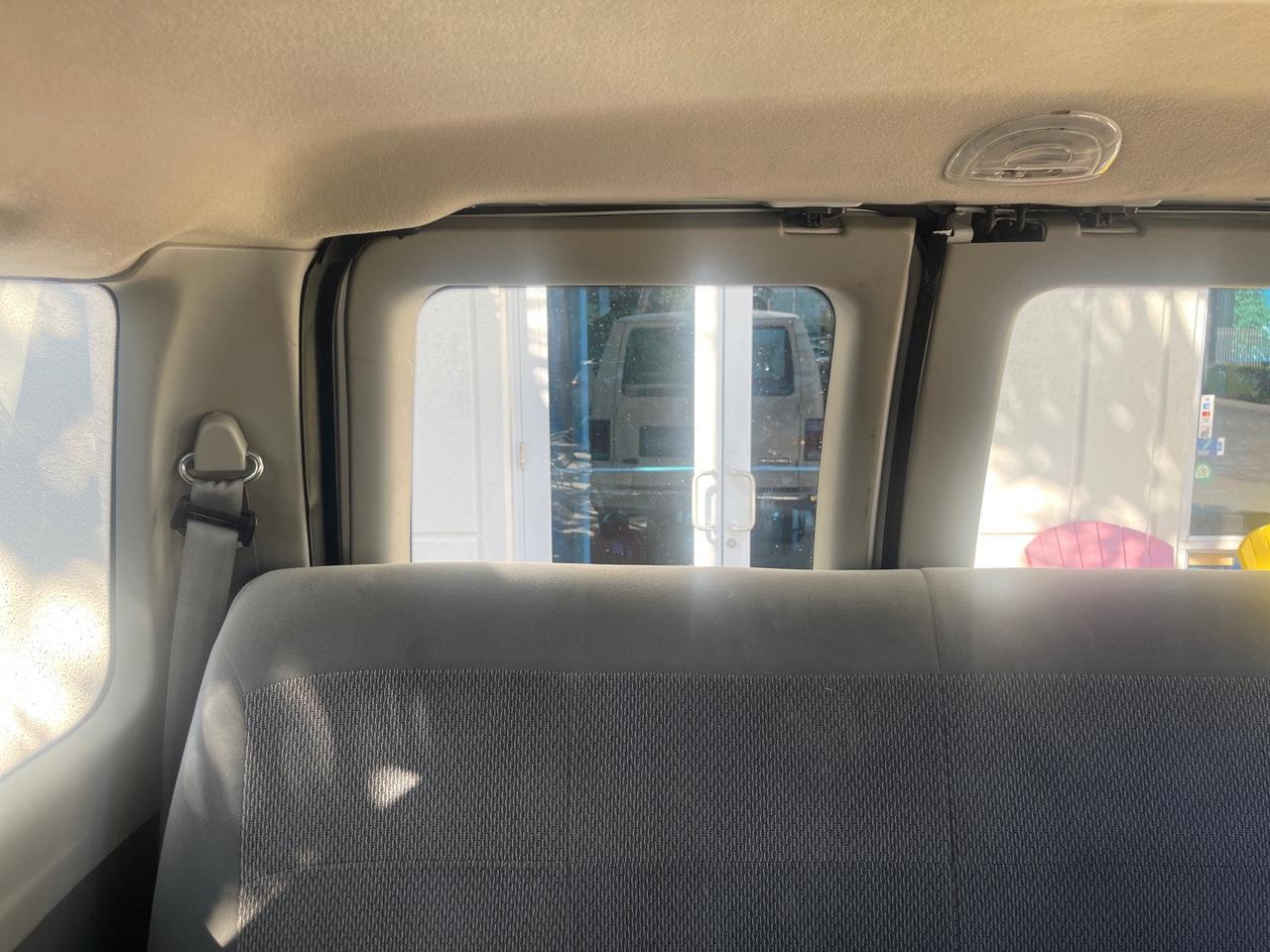 2006 Ford Econoline Wagon XLT LOW MILES 76,470 E350 15 PASS Pompano Beach FL