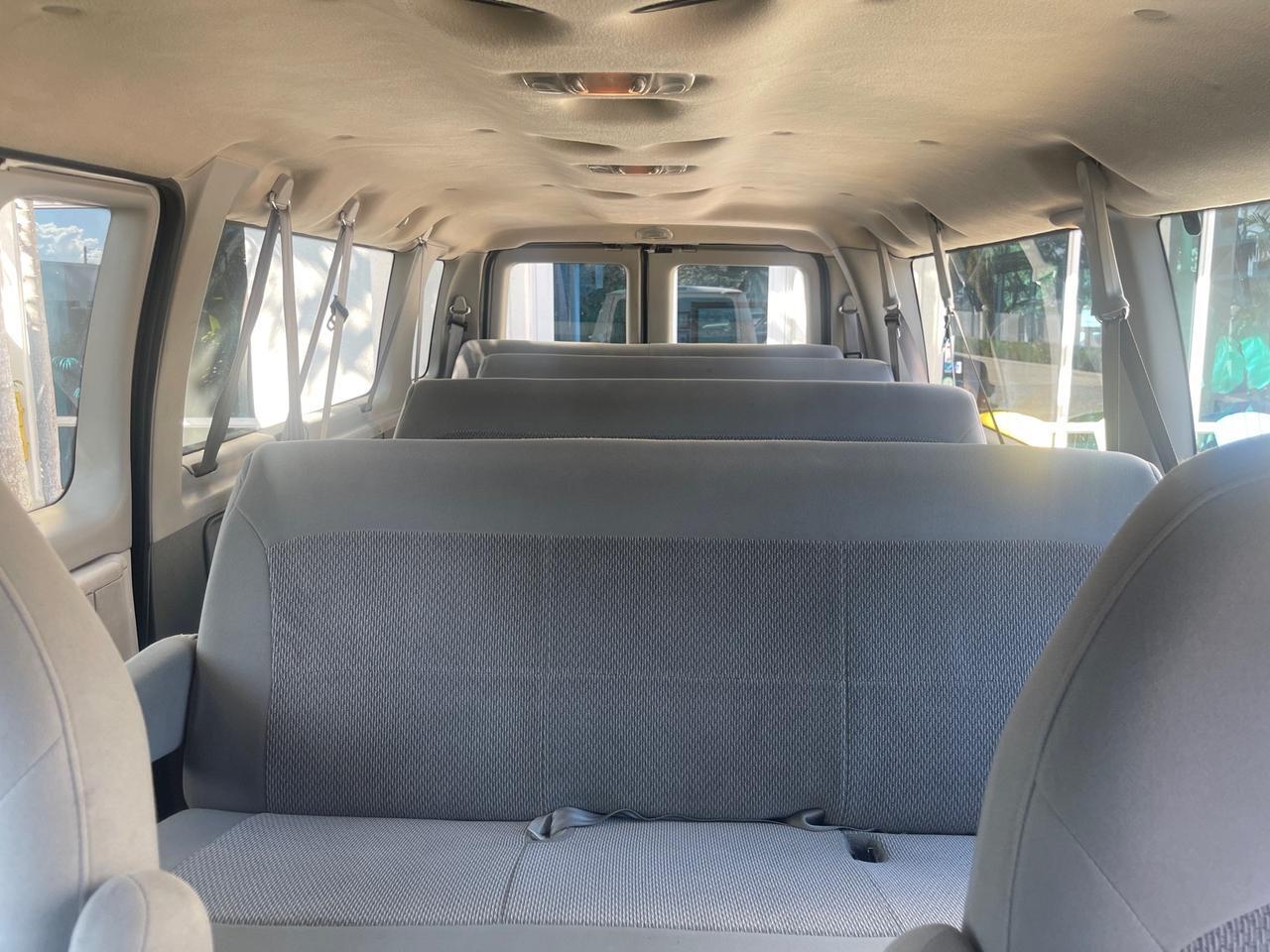 2006 Ford Econoline Wagon XLT LOW MILES 76,470 E350 15 PASS Pompano Beach FL