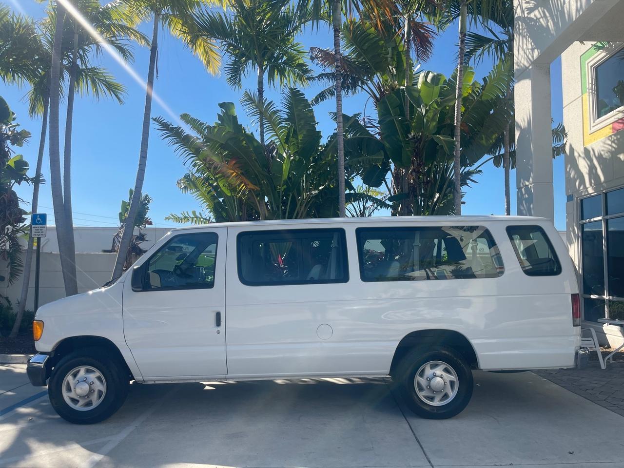 2006 Ford Econoline Wagon XLT LOW MILES 76,470 E350 15 PASS Pompano Beach FL