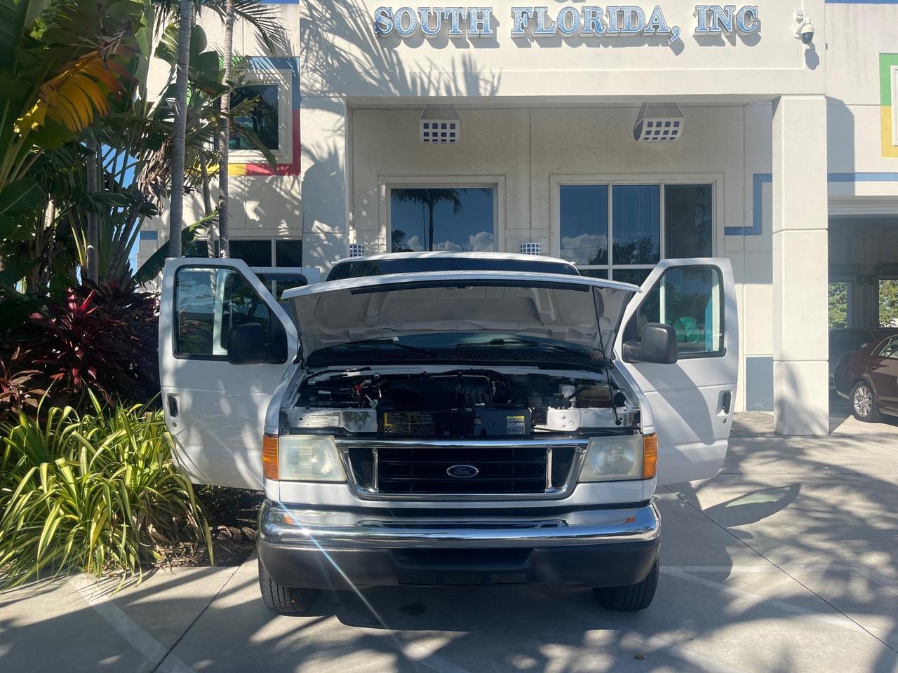 2006 Ford Econoline Wagon XLT LOW MILES 76,470 E350 15 PASS Pompano Beach FL