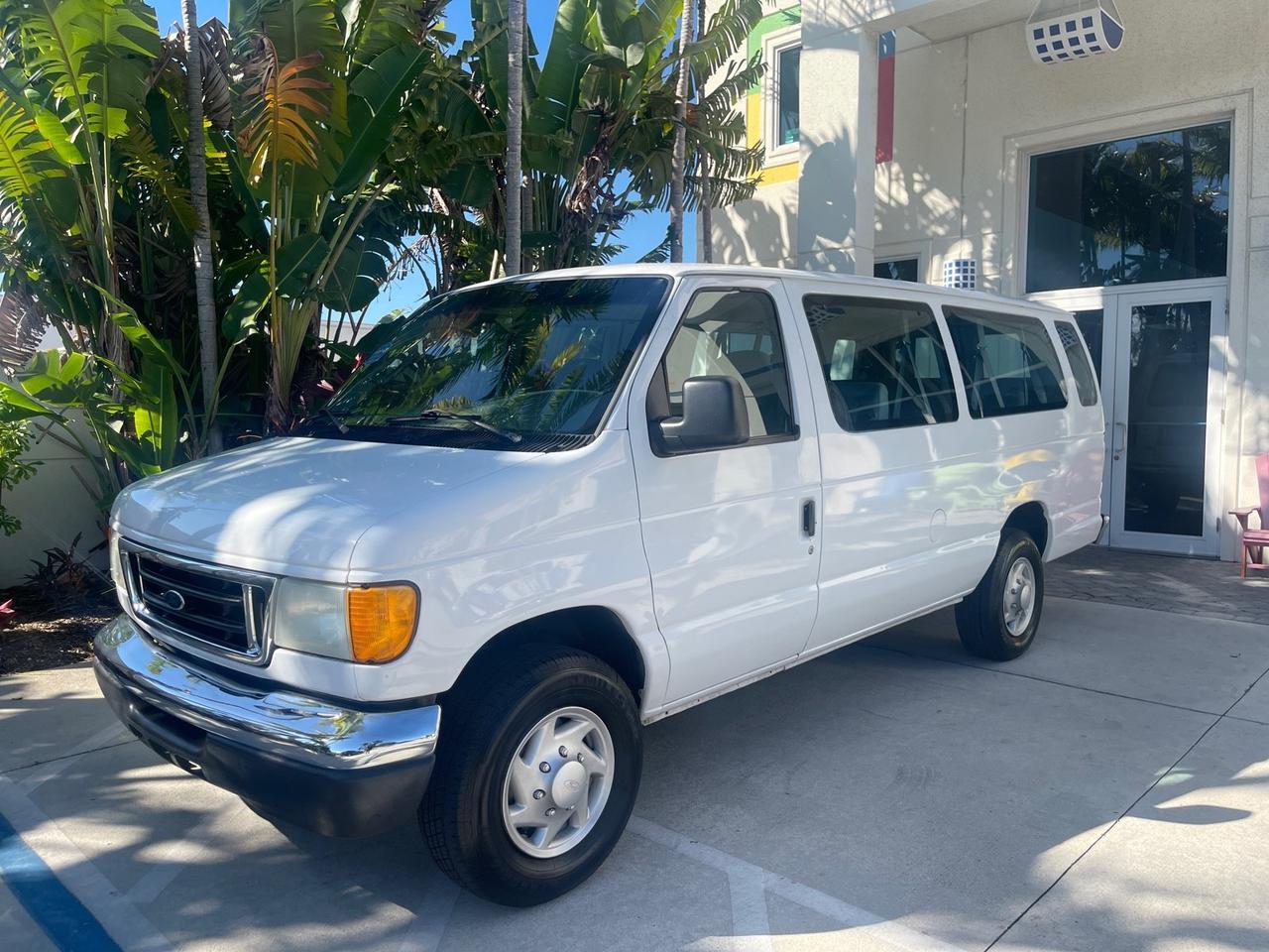 2006 Ford Econoline Wagon XLT LOW MILES 76,470 E350 15 PASS Pompano Beach FL