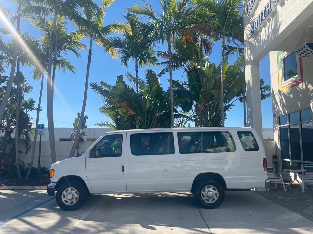 2006 Ford Econoline Wagon XLT LOW MILES 76,470 E350 15 PASS Pompano Beach FL