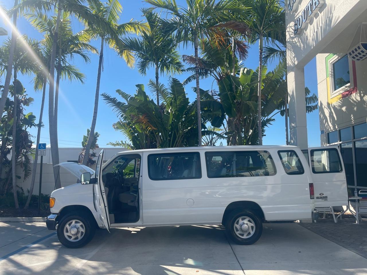 2006 Ford Econoline Wagon XLT LOW MILES 76,470 E350 15 PASS Pompano Beach FL