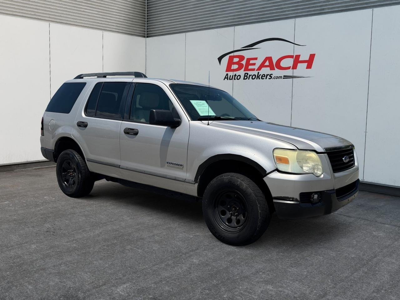 2006 Ford Explorer XLS, 4X4, TOWING PACKAGE, ROOF RAILS, CRUISE CONTROL, POWER WINDOWS, POWER LOCKS, COME SEE THIS EXPLORER! Norfolk VA