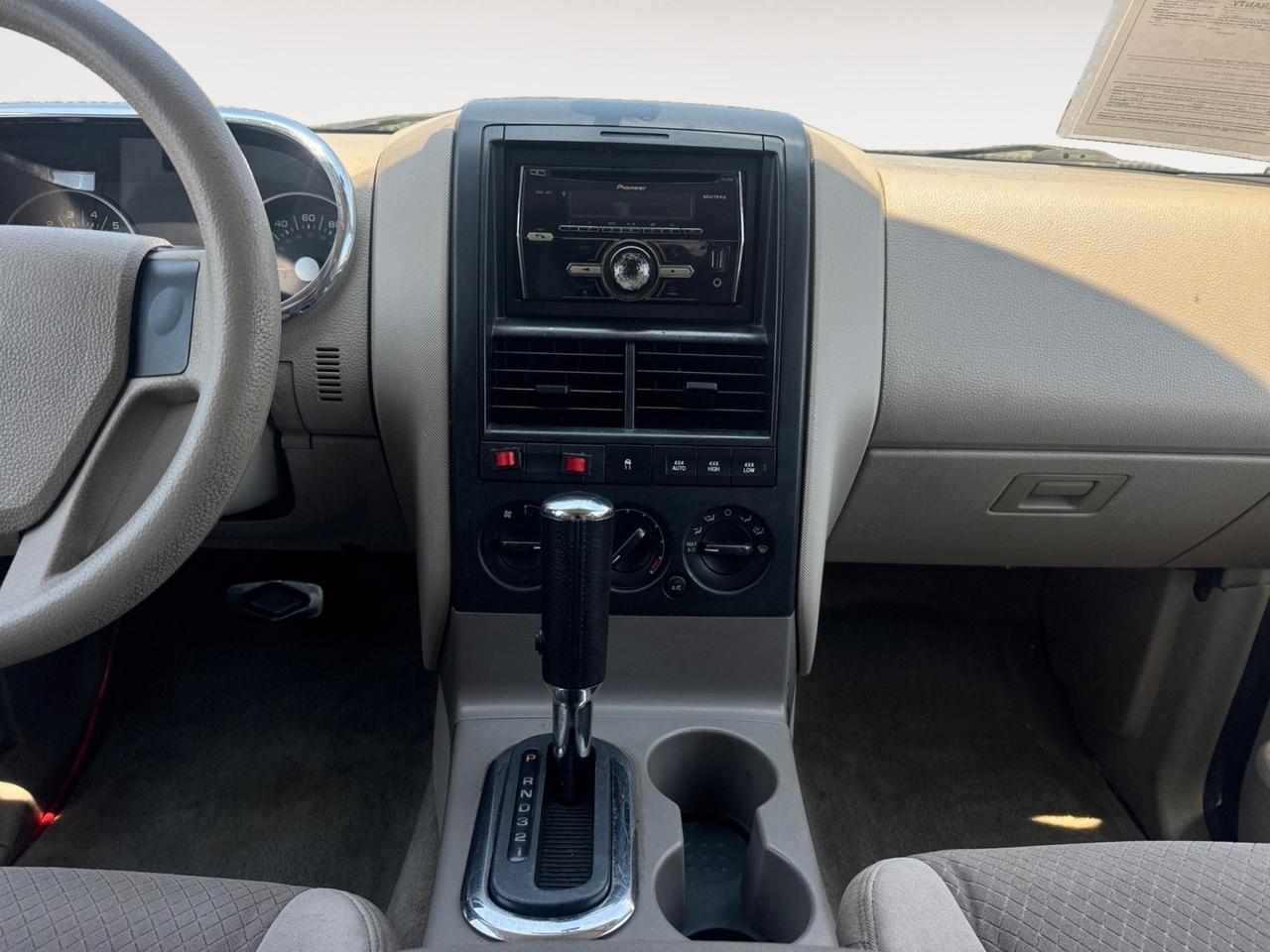 2006 Ford Explorer XLS, 4X4, TOWING PACKAGE, ROOF RAILS, CRUISE CONTROL, POWER WINDOWS, POWER LOCKS, COME SEE THIS EXPLORER! Norfolk VA