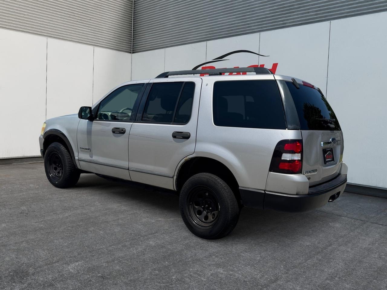 2006 Ford Explorer XLS, 4X4, TOWING PACKAGE, ROOF RAILS, CRUISE CONTROL, POWER WINDOWS, POWER LOCKS, COME SEE THIS EXPLORER! Norfolk VA