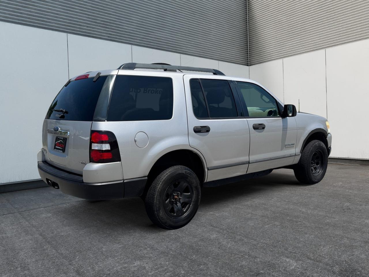 2006 Ford Explorer XLS, 4X4, TOWING PACKAGE, ROOF RAILS, CRUISE CONTROL, POWER WINDOWS, POWER LOCKS, COME SEE THIS EXPLORER! Norfolk VA