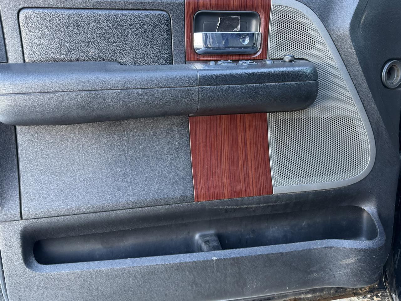 2006 Ford F-150 Lariat | FULLY SHOPPED | Leather | Heated Seats | Sun Roof | Tow Package Redwater AB