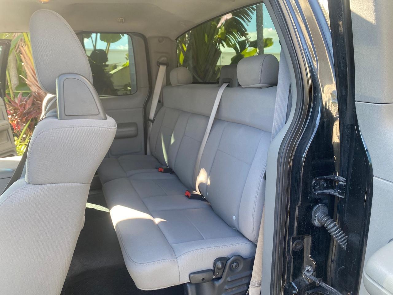 2006 Ford F-150 STX 4 DOOR LOW MILES 92,223 Pompano Beach FL