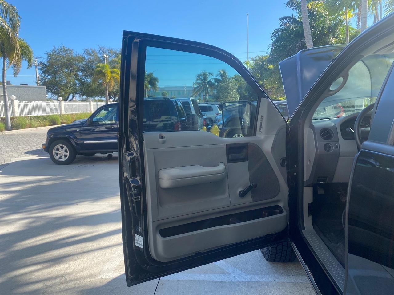 2006 Ford F-150 STX 4 DOOR LOW MILES 92,223 Pompano Beach FL