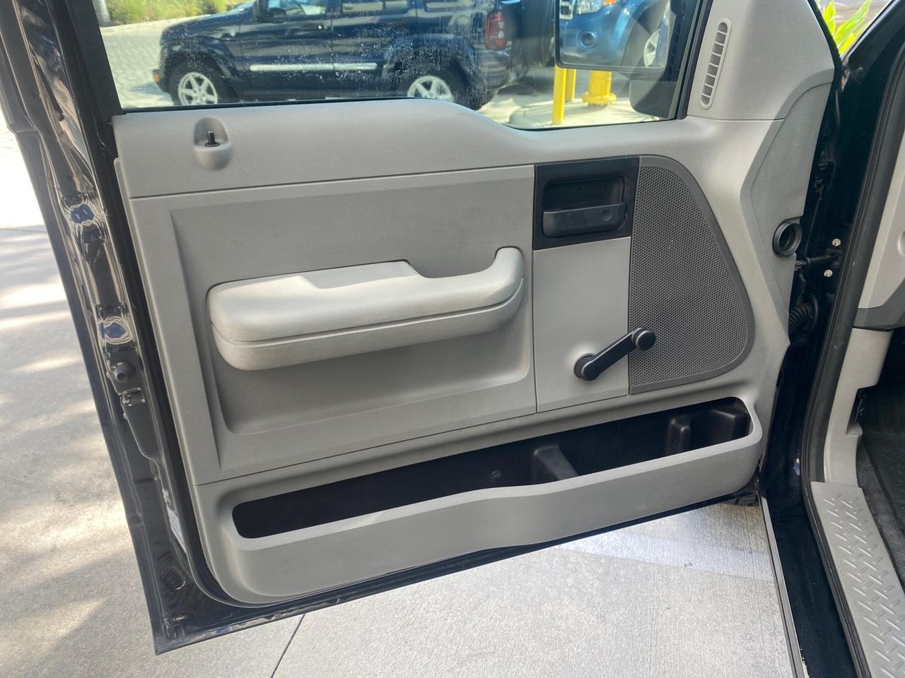 2006 Ford F-150 STX 4 DOOR LOW MILES 92,223 Pompano Beach FL