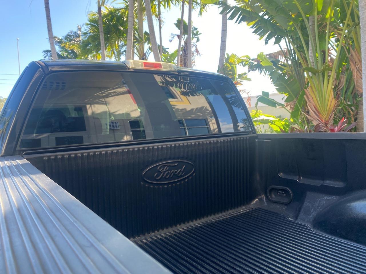 2006 Ford F-150 STX 4 DOOR LOW MILES 92,223 Pompano Beach FL