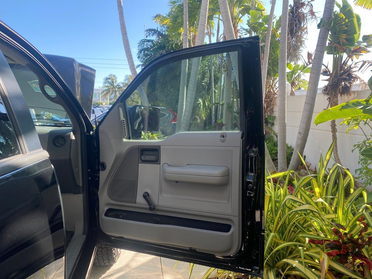 2006 Ford F-150 STX 4 DOOR LOW MILES 92,223 Pompano Beach FL