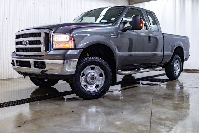 2006 Ford F-250 4x4 Super Cab XLT Red Deer AB