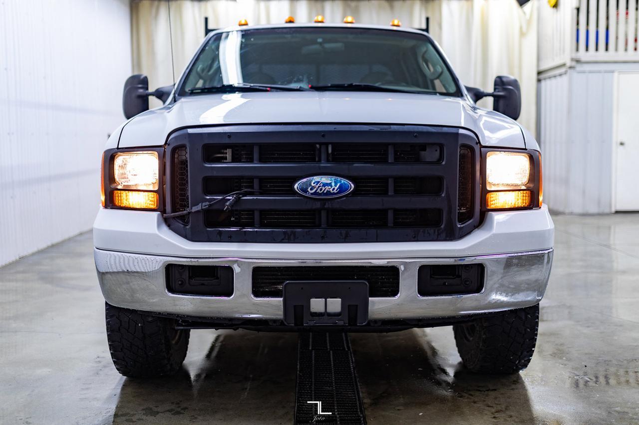 2006 Ford F-350 4x4 Crew Cab XL Deck Diesel Red Deer AB