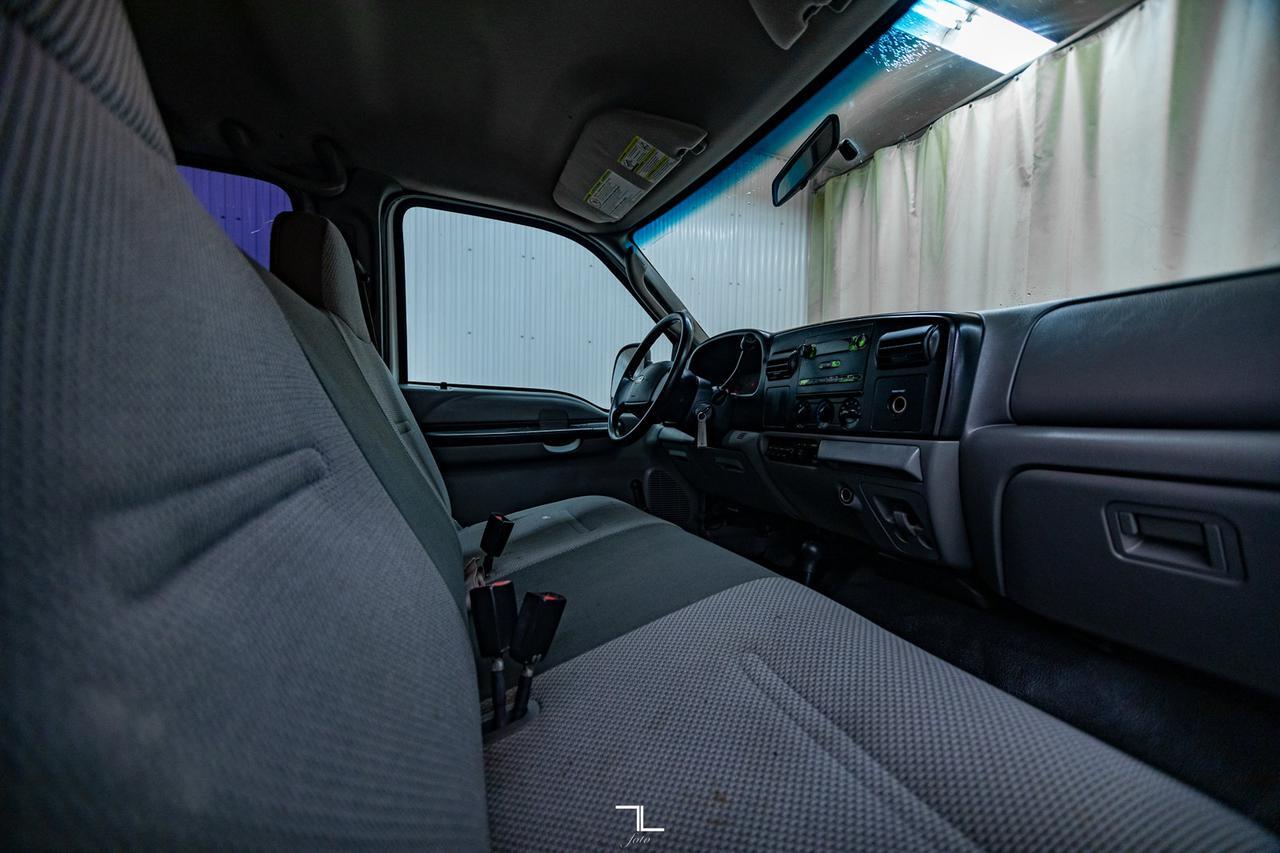 2006 Ford F-350 4x4 Crew Cab XL Deck Diesel Red Deer AB