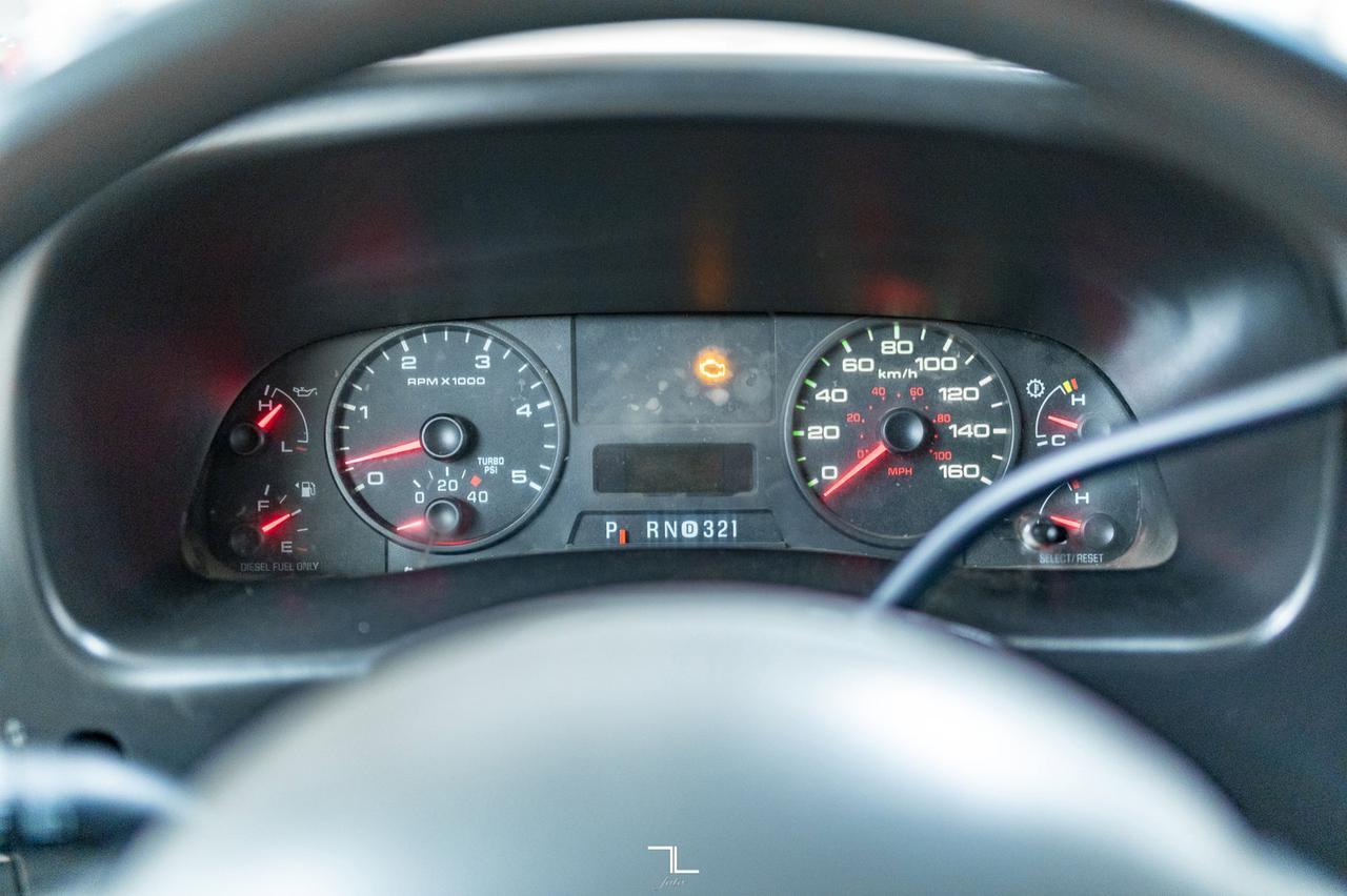 2006 Ford F-350 4x4 Crew Cab XL Deck Diesel Red Deer AB