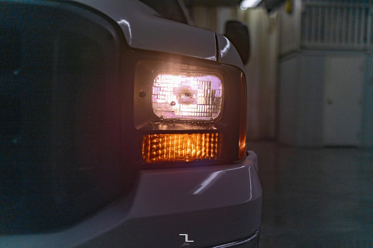 2006 Ford F-350 4x4 Crew Cab XL Deck Diesel Red Deer AB