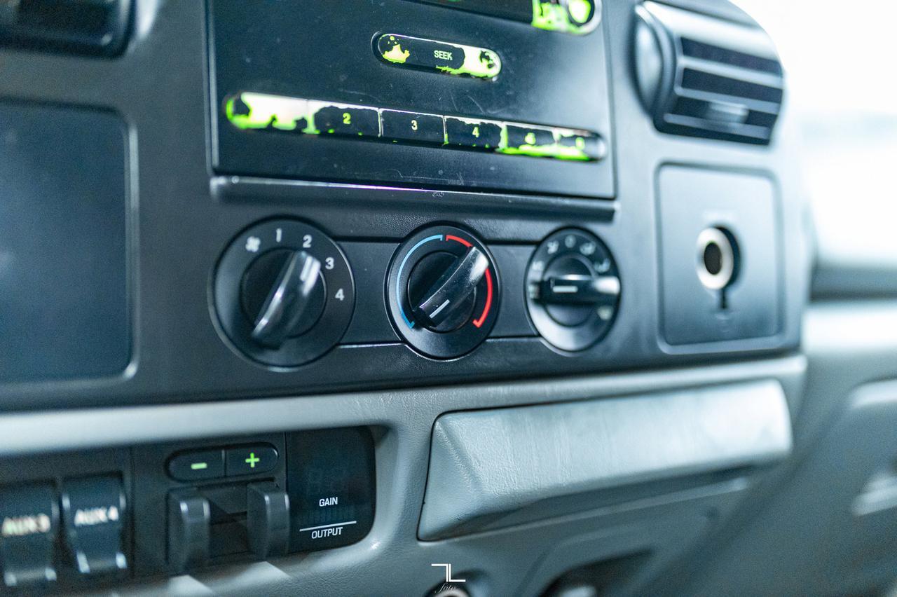 2006 Ford F-350 4x4 Crew Cab XL Deck Diesel Red Deer AB