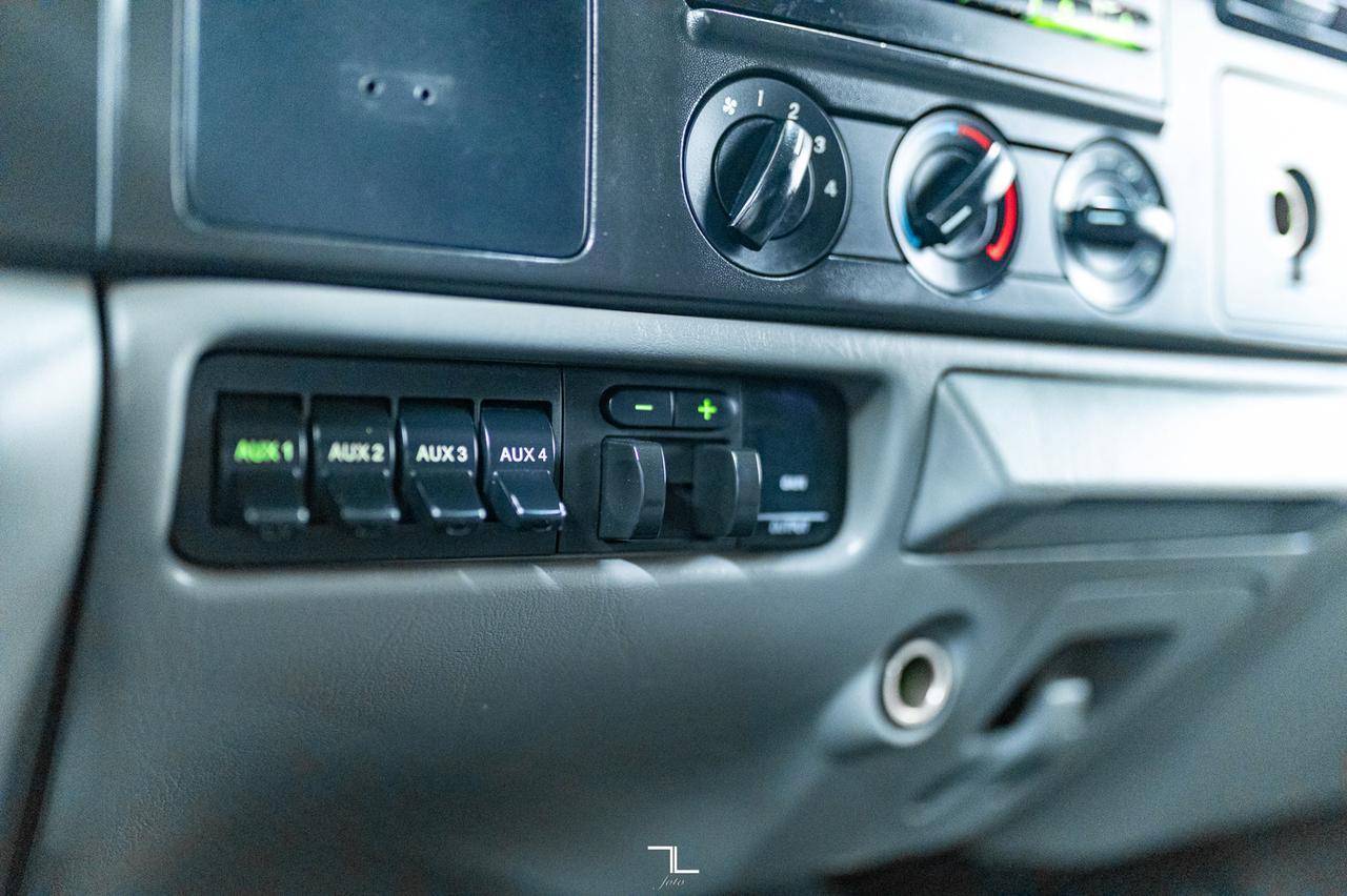 2006 Ford F-350 4x4 Crew Cab XL Deck Diesel Red Deer AB