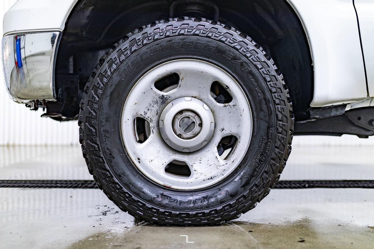 2006 Ford F-350 4x4 Crew Cab XL Deck Diesel Red Deer AB