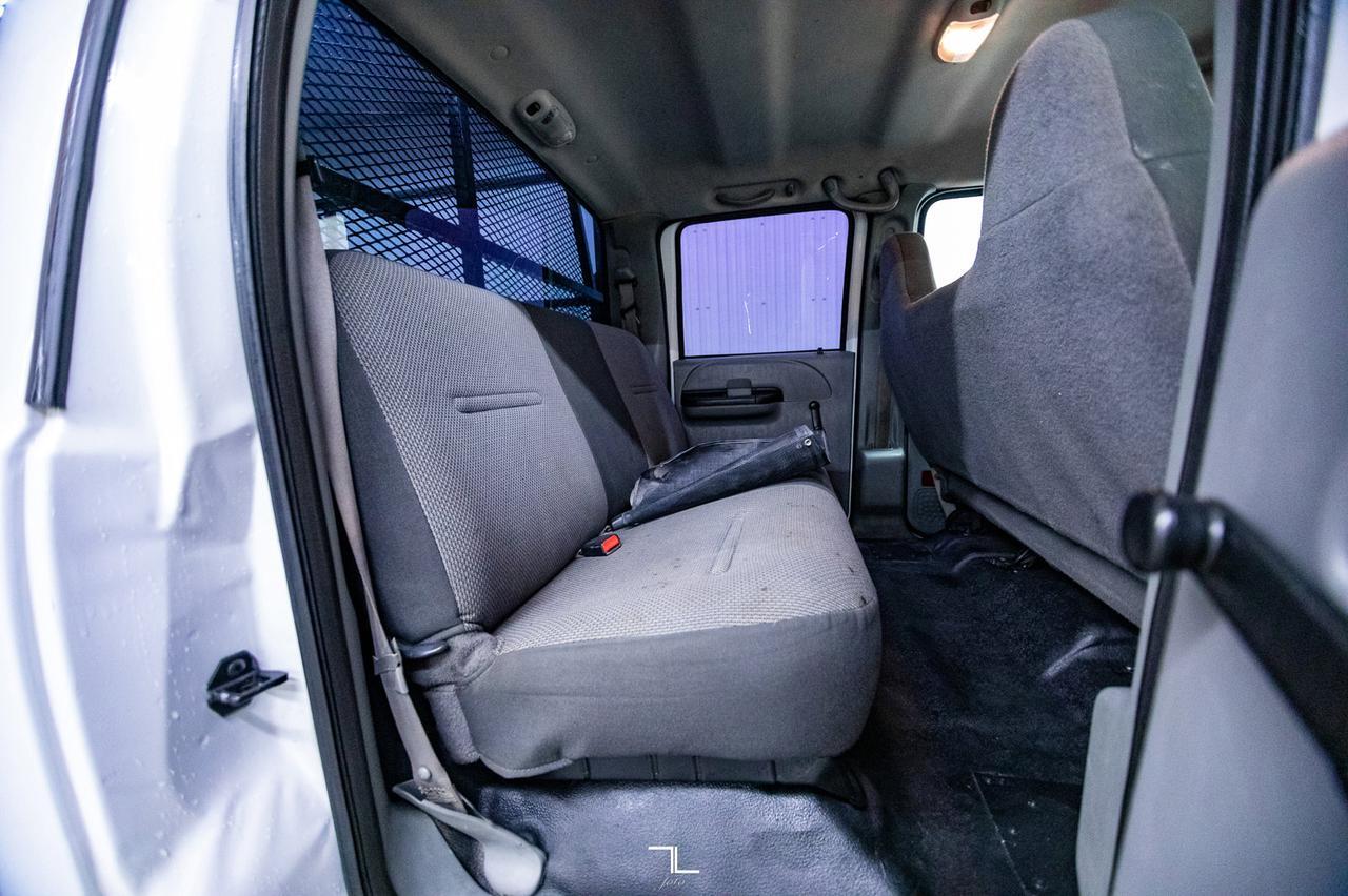 2006 Ford F-350 4x4 Crew Cab XL Deck Diesel Red Deer AB