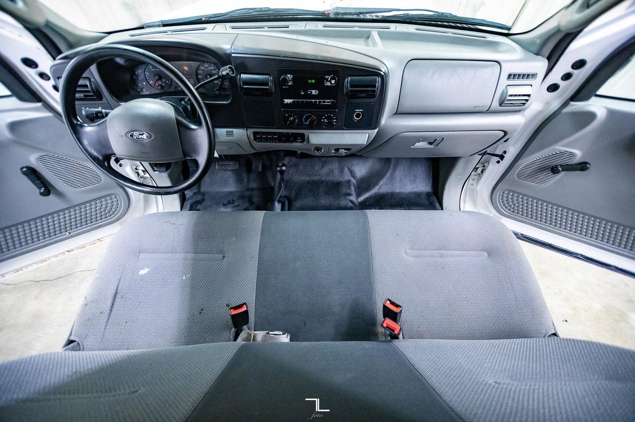 2006 Ford F-350 4x4 Crew Cab XL Deck Diesel Red Deer AB