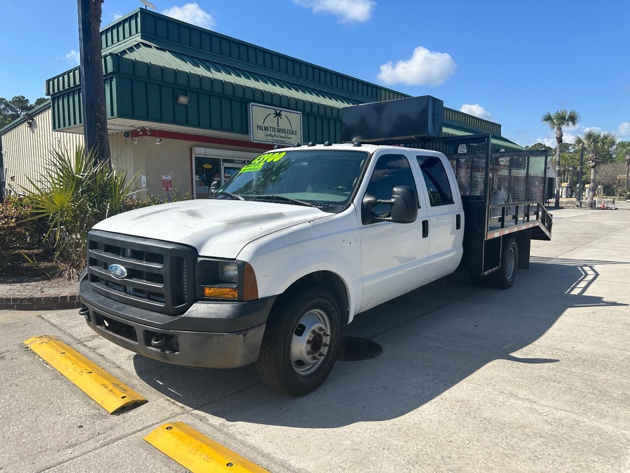 2006 Ford F-350 Chassis XL