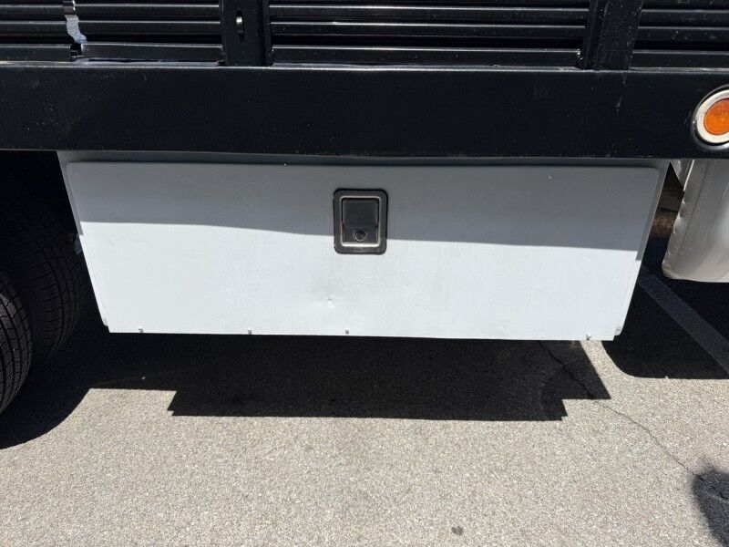2006 Ford F-350 DRW V10 12' Stake Flatbed 58k XL Collinsville OK