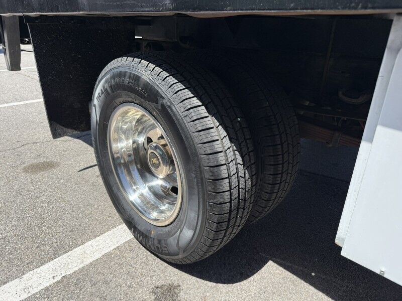2006 Ford F-350 DRW V10 12' Stake Flatbed 58k XL Collinsville OK