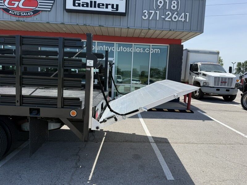 2006 Ford F-350 DRW V10 12' Stake Flatbed 58k XL Collinsville OK