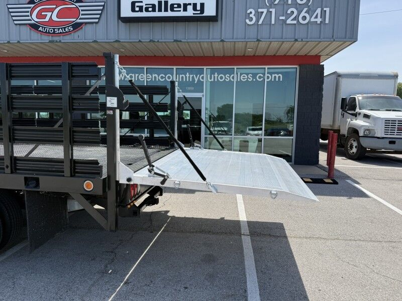 2006 Ford F-350 DRW V10 12' Stake Flatbed 58k XL Collinsville OK