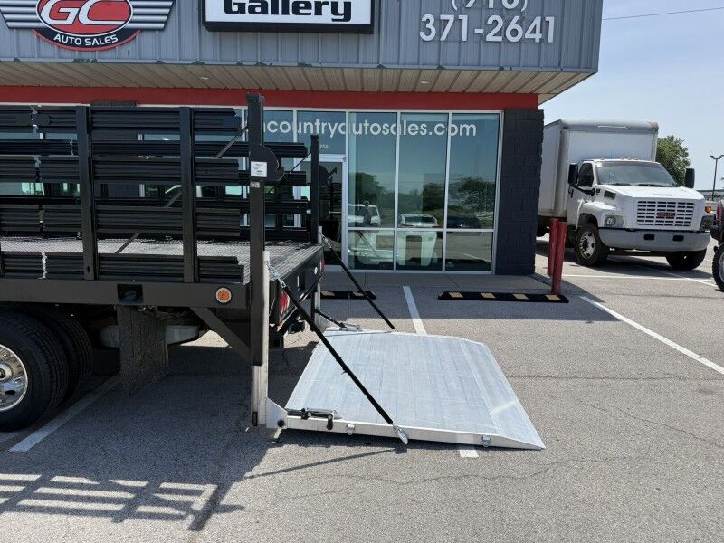 2006 Ford F-350 DRW V10 12' Stake Flatbed 58k XL Collinsville OK
