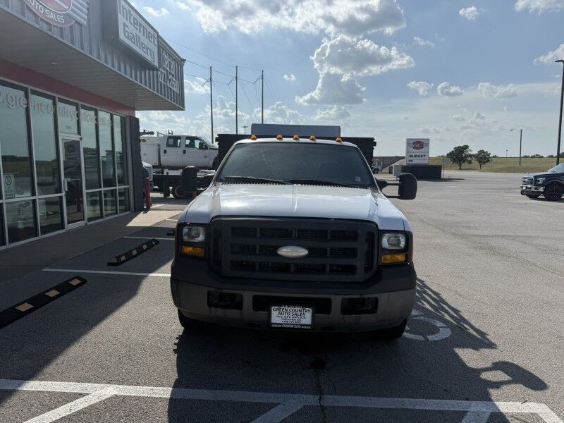 2006 Ford F-350 DRW V10 Stake Flatbed 58k mi's XL Collinsville OK