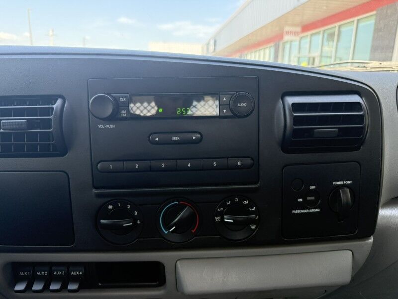 2006 Ford F-350 DRW V10 Stake Flatbed 58k mi's XL Collinsville OK