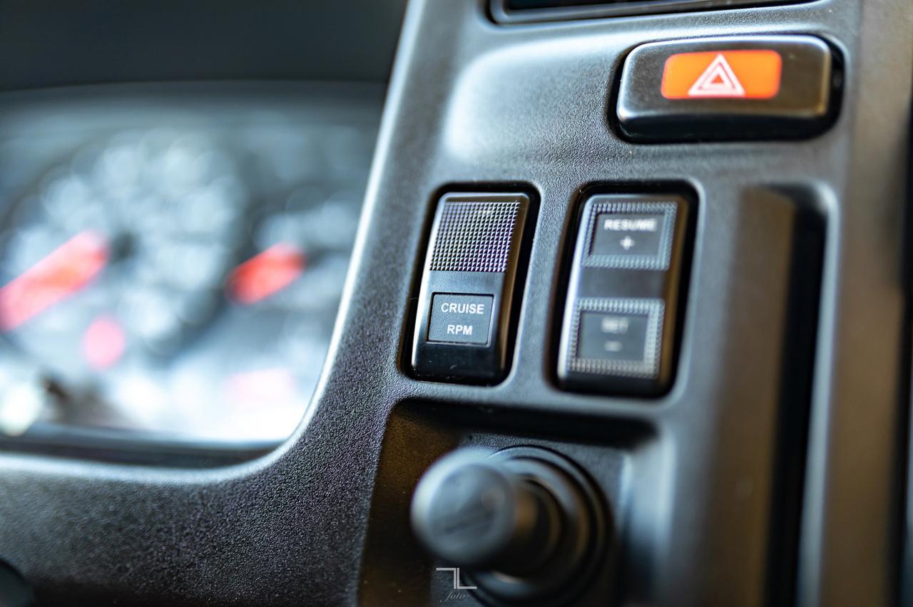 2006 Ford LCF Cube Van Diesel Red Deer AB