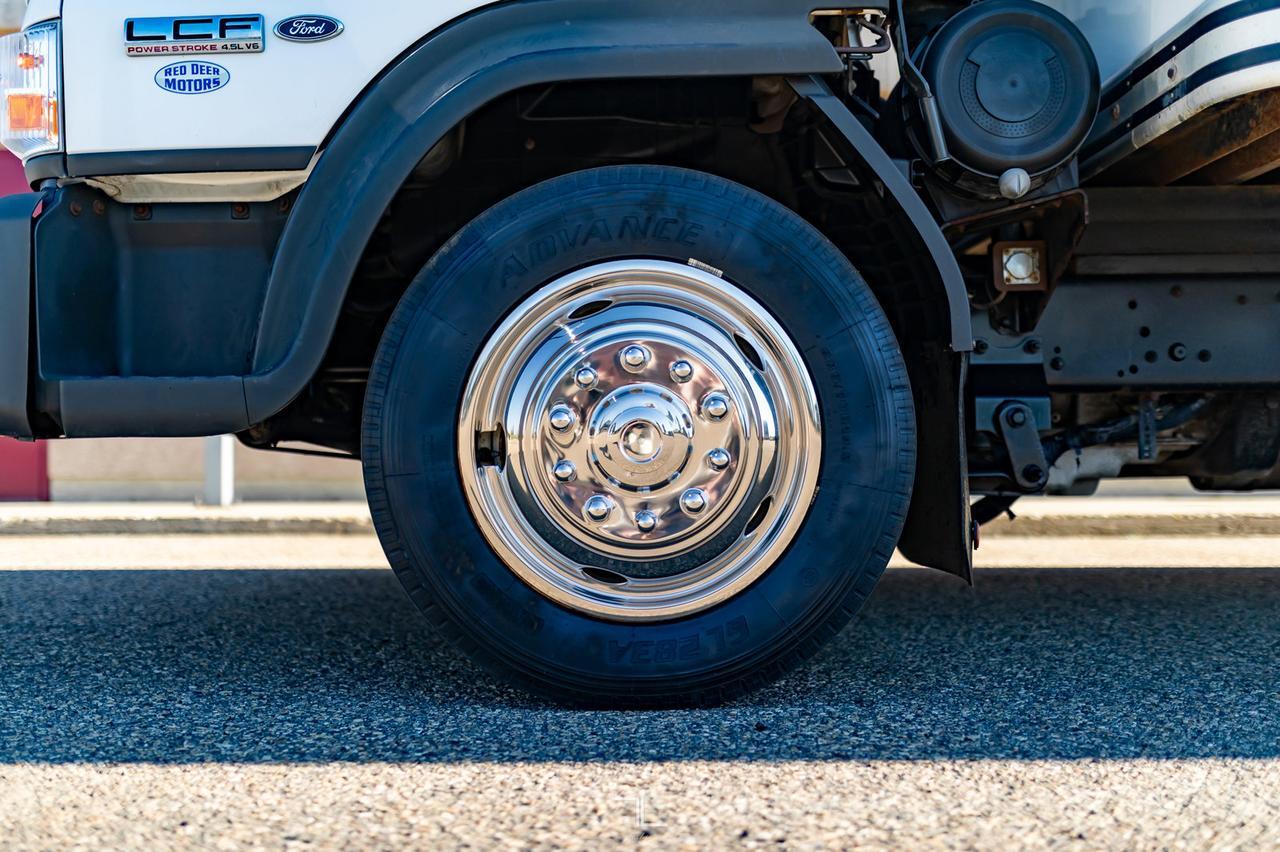 2006 Ford LCF Cube Van Diesel Red Deer AB