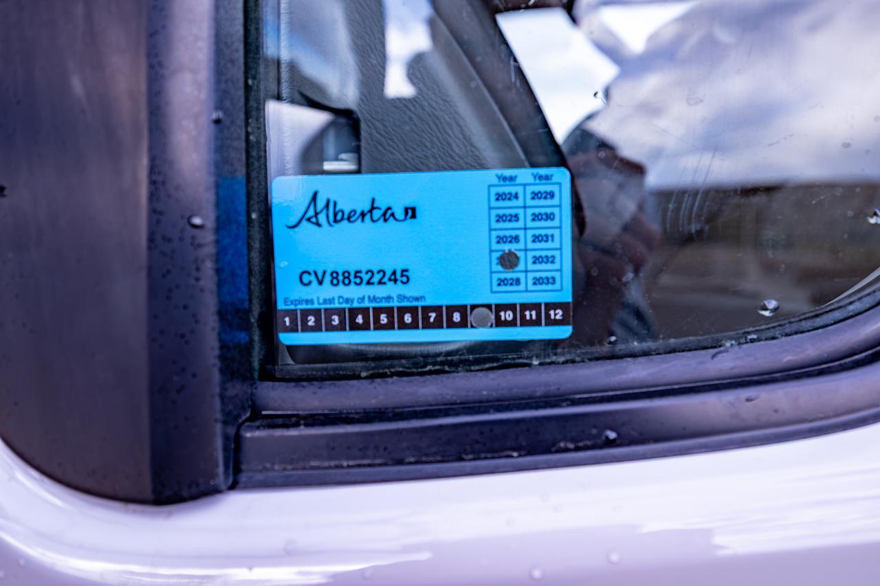 2006 Ford LCF450 Cube Van Diesel Red Deer AB