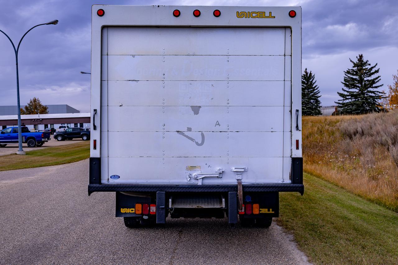 2006 Ford LCF450 Cube Van Diesel Red Deer AB