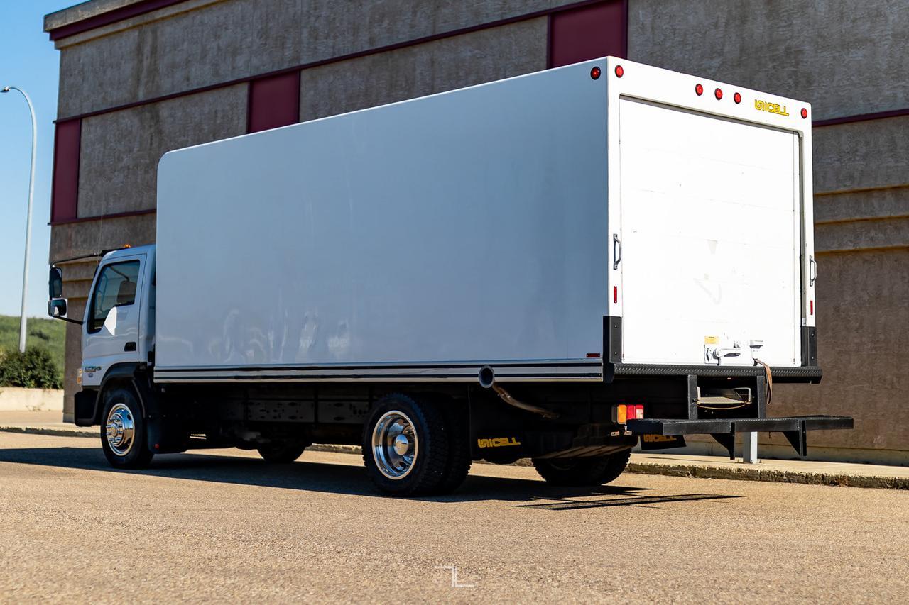 2006 Ford LCF450 Cube Van Diesel Red Deer AB