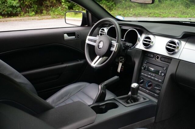 2006 Ford Mustang GT Deluxe / ROUSH Supercharger / Manual / 4.6L V8! High Point NC