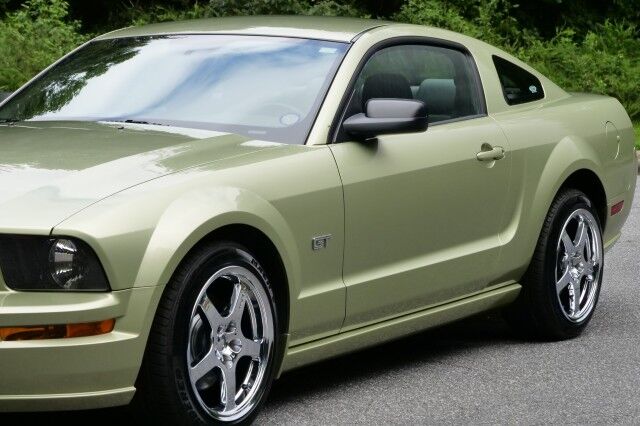 2006 Ford Mustang GT Deluxe / ROUSH Supercharger / Manual / 4.6L V8! High Point NC