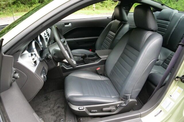 2006 Ford Mustang GT Deluxe / ROUSH Supercharger / Manual / 4.6L V8! High Point NC