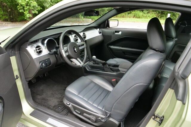 2006 Ford Mustang GT Deluxe / ROUSH Supercharger / Manual / 4.6L V8! High Point NC
