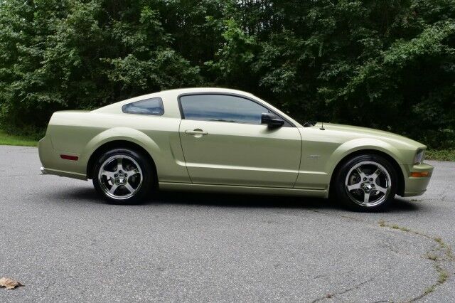 2006 Ford Mustang GT Deluxe / ROUSH Supercharger / Manual / 4.6L V8! High Point NC