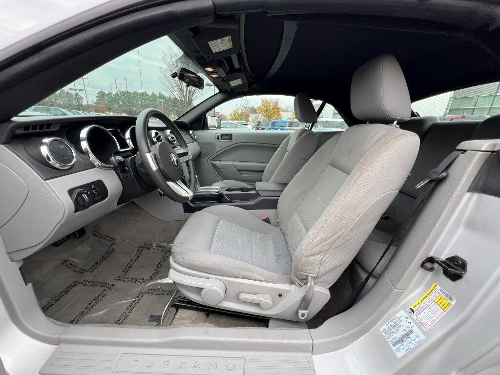 2006 Ford Mustang V6 Deluxe Ashland VA