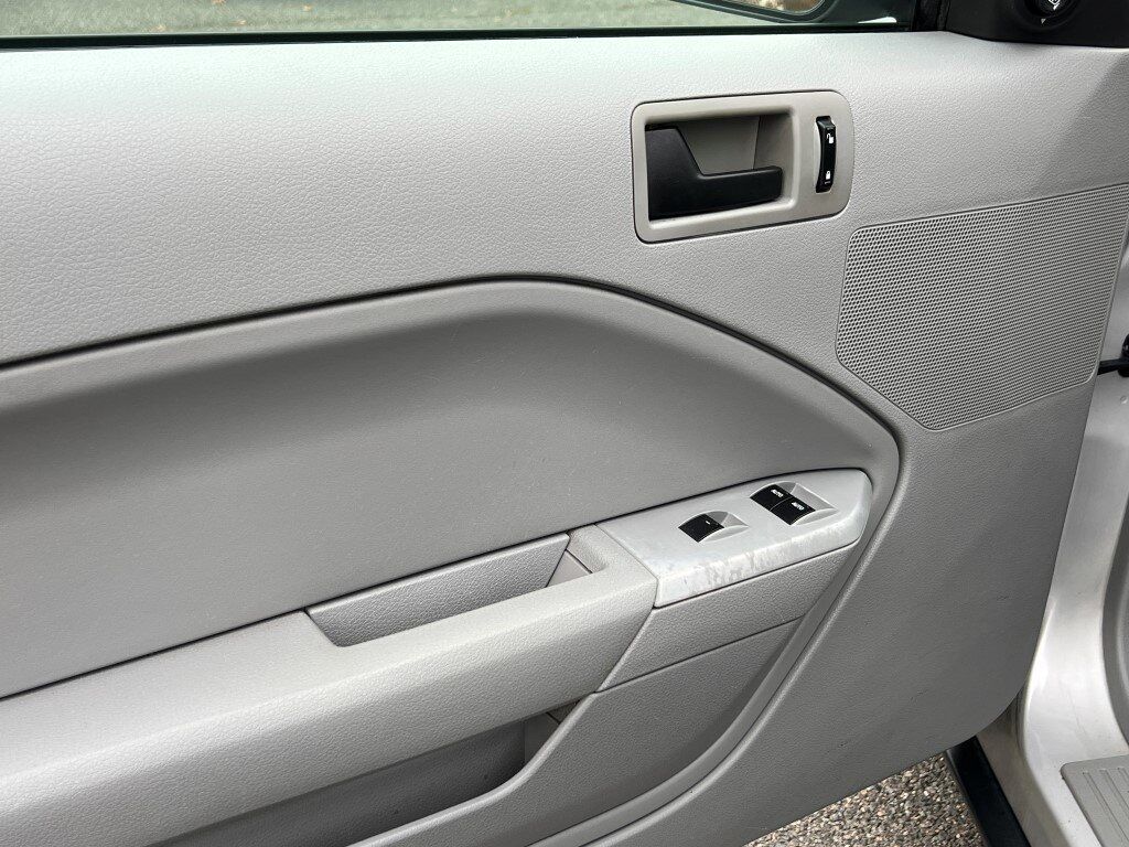 2006 Ford Mustang V6 Deluxe Ashland VA