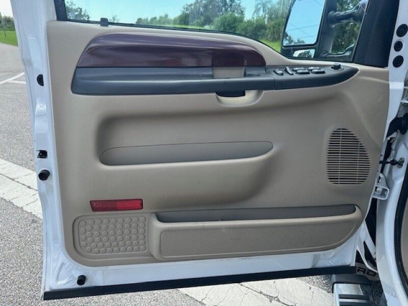 2006 Ford SUPER DUTY F-250 LARIAT FX4 TURBO DIESEL BULLETPROOF 6.0 RUNS GREAT BANKS CREW CAB Sarasota FL