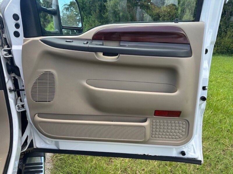 2006 Ford SUPER DUTY F-250 LARIAT FX4 TURBO DIESEL BULLETPROOF 6.0 RUNS GREAT BANKS CREW CAB Sarasota FL